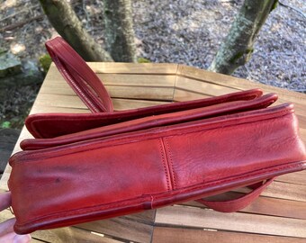 Vintage Coach Pocket Bag | Style 9875 | Red With Brass