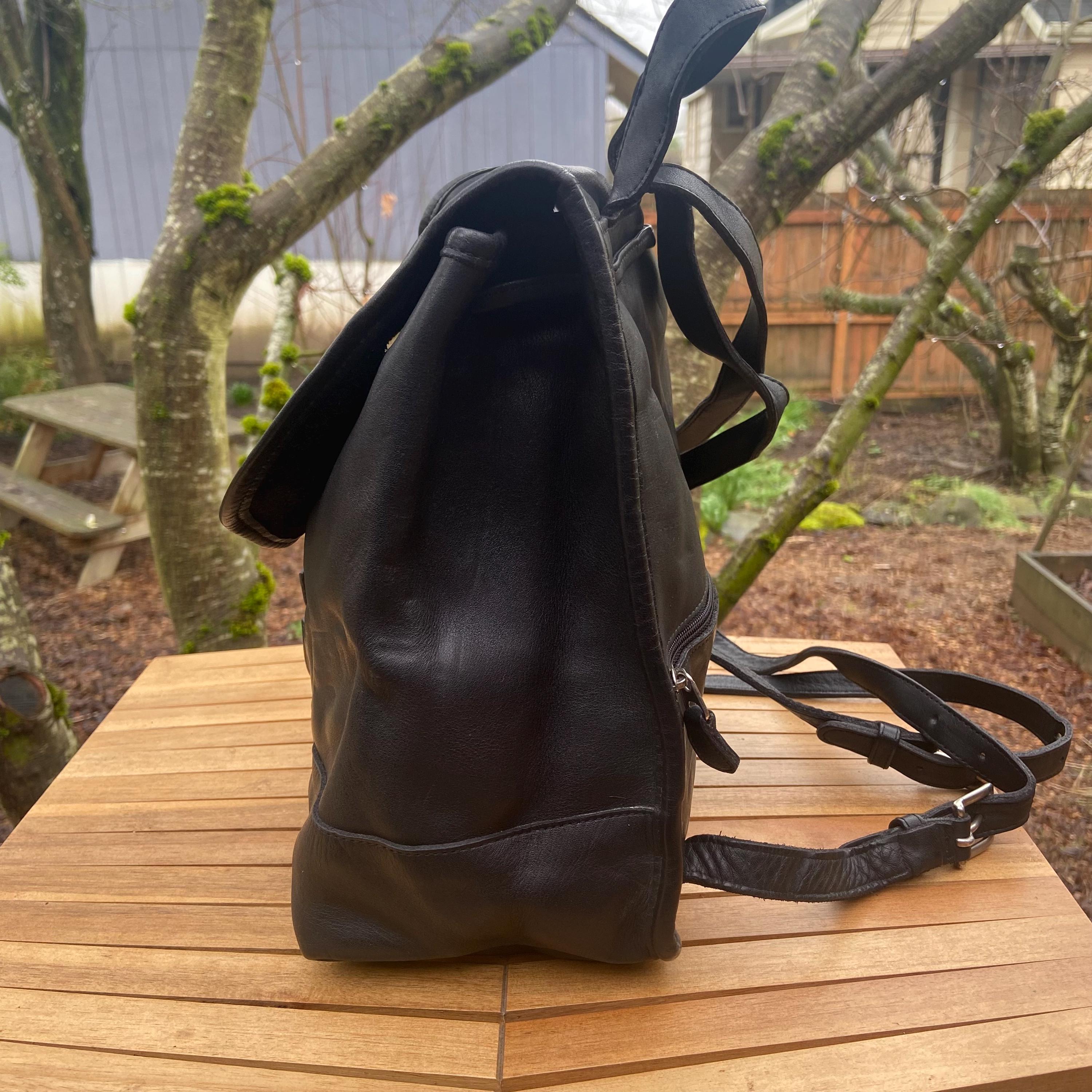Vintage Coach Black Leather Daypack Turn lock Nickel Hardware With Hangtag 9791 Vintage Coach Large Daypack | Style 9791 | Black With Nickel  main image 3