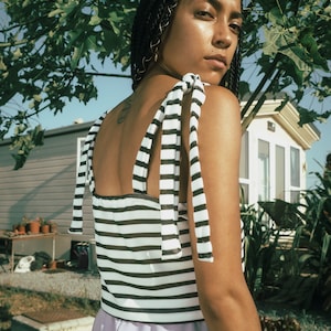 Krawattenband Top Schwarz Weiß | Gestreiftes Crop Top | Schultergurte | Sommer Strandmode |  Zebra Oberteil