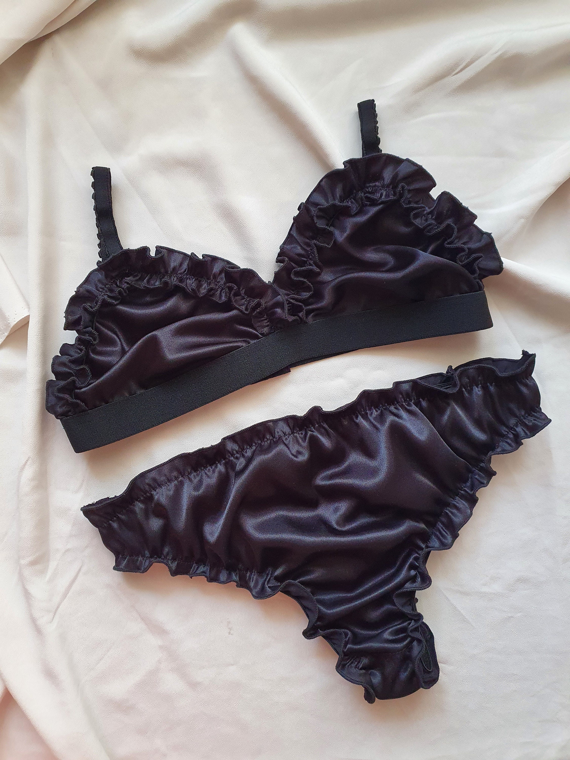 Frill Bralette & Frill Brazilin Sleep Set