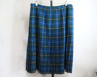 Pleated Wool Skirt Nova Scotia Tartan Waist 33" Length 26"  Made in Canada