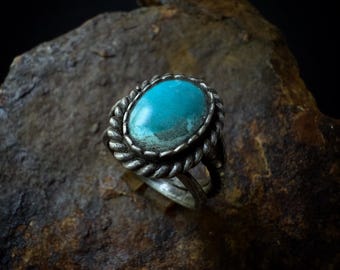 Anillo vintage de plata de ley con turquesa