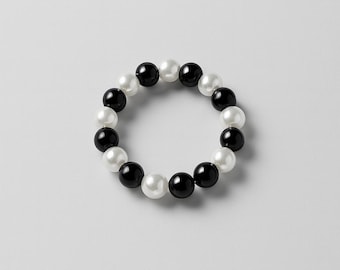 Anillo elástico minimalista retro con perlas blancas y negras