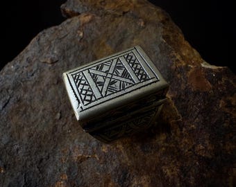 Anillo vintage de plata de ley con racimo