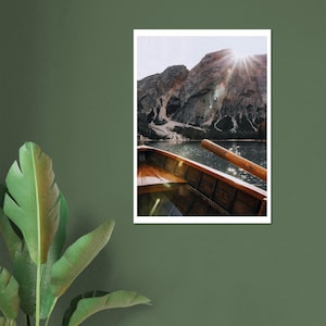Poster di barca a remi Serene Lake & Mountain - Stampa artistica di natura pacifica - Regalo ideale per la decorazione della casa
