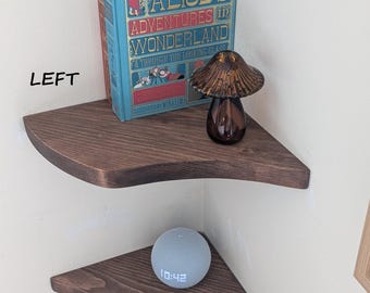 Estantería esquinera flotante hecha a mano con orificio para cable – Madera rústica, diseño minimalista, decoración moderna de estilo granja, madera maciza, estilo rústico moderno