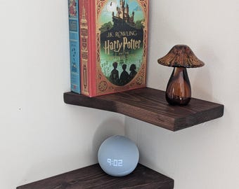 Estantería esquinera de madera maciza, decoración minimalista moderna estilo granja, con orificio para cable (presente).