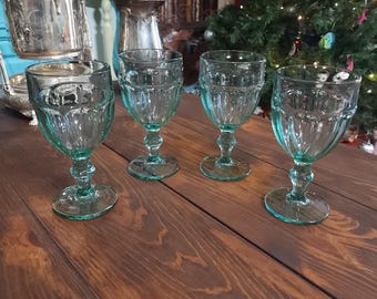 Copas Libbey Aqua Gibraltar Optic – Copas de vino de vidrio prensado – Juego de 4