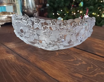 Cuenco vintage de cristal calado con diseño floral, diseño de flores esmeriladas, estilo Mikasa, años 80-90