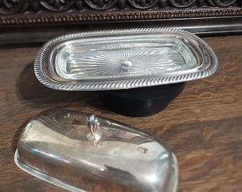 Vintage WM Rogers silverplate butter dish with glass insert, eagle star mark, rope edge rectangular butter keeper