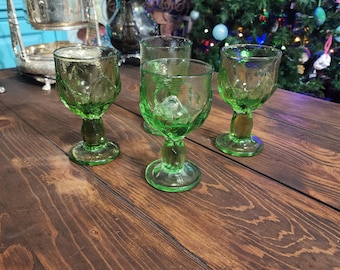 Copas vintage Tiffin-Franciscan verde esmeralda (juego de 4) – Vidrio prensado de mediados de siglo