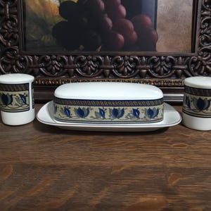 Set di saliera e pepiera Mikasa Intaglio con coperchio, modello Arabella, stile giapponese, ricambio per stoviglie.