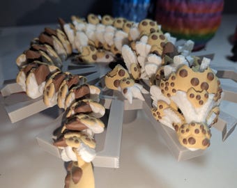 Juguete articulado de fantasía con forma de dragón de chispas de chocolate impreso en 3D, flexible y coleccionable, en varios tamaños.