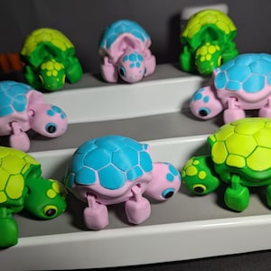 3D Printed Articulated Turtle Fidget Toy: Colorful Desk Decor