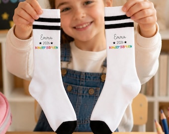 Calcetines personalizados para el primer día de clases, calcetines para niños para la vuelta al cole, accesorio para fotos de jardín de infancia, recuerdo con nombre personalizado, conjunto para preescolar