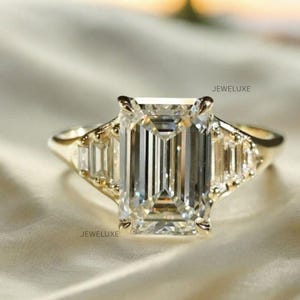 3CT Luxurious Emerald cut Lab grown Diamond Ring, Side Stone Baguette, Romantic Proposal or Birthday Gift, Wedding gifts, Gifts for her
