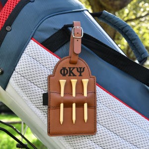 Porta tees de golf de cuero Phi Kappa Psi (ΦΚΨ) / Regalo de fraternidad griega / Accesorios de golf personalizados / Artículos de la vida griega + 3 tees de golf gratis incluidos