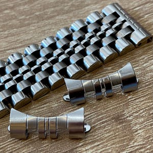 Interesting 20mm Beads of Rice Watch Bracelet Band w/ Straight & Curved End Links - Sturdy Quality