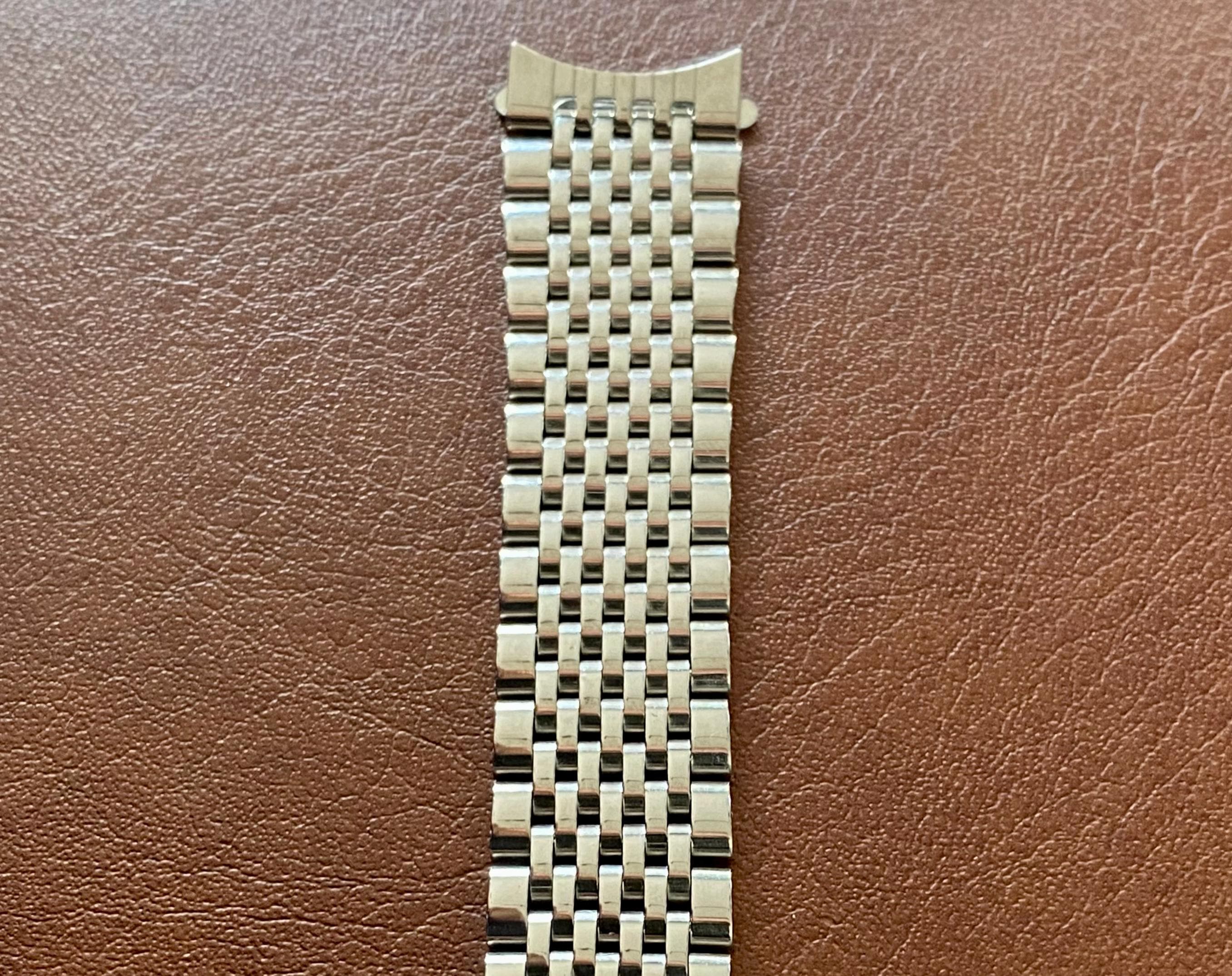 18mm Omega Rice Bead Bracelet