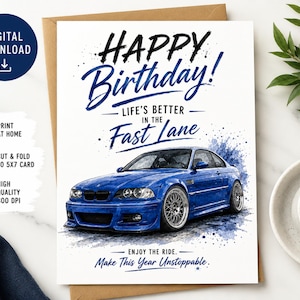 Op de afbeelding: Een verjaardagskaart met een illustratie van een blauwe sportwagen met blauwe verfspatten. De tekst luidt: HAPPY Birthday! LIFE'S BETTER IN THE FAST LANE. ENJOY THE RIDE. Make This Year Unstoppable. De kaart is ontworpen voor een 12,7x17,8 cm formaat.