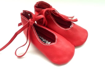 Baby ballet shoes in red lambskin