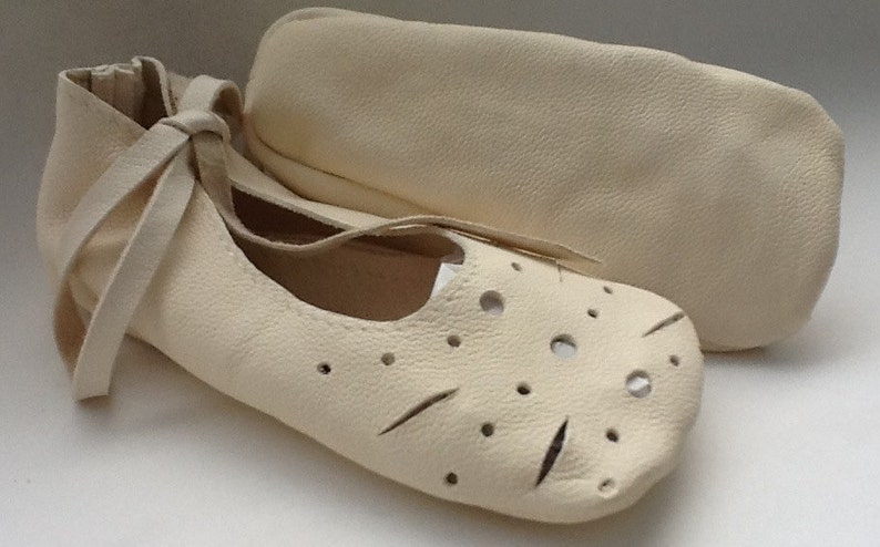 Ivory baby ballet shoes image 3