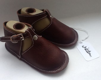 Chocolate leather baby shoe with buckle and rivet