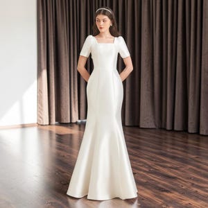 Vestido de novia de corte ajustado y falda acampanada con escote cuadrado y espalda con lazo, vestido formal modesto