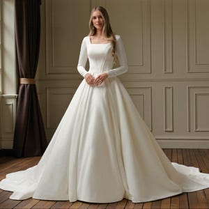 Minimalist Crepe Wedding Dress: Square Neck, Cap Sleeves, A-Line