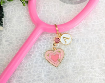 Colgante de estetoscopio con forma de corazón rosa, regalo de graduación para estudiantes de enfermería, colgante personalizado para enfermeras y médicos.