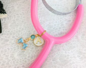 Colgante de estetoscopio con lazo azul, regalo de graduación para estudiantes de enfermería, colgante personalizado para enfermeras.