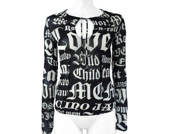 Moschino Jeans Monogram Top – Gotische Print Blouse met Lange Mouwen Y2k