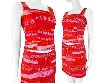 Kenzo Twin Set bestehend aus Minirock und Bustier-Top Vintage / Y2k Kenzo Vintage-Set mit Blumen- und Buchstabenmotiven überall