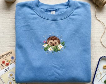 Sweat-shirt hérisson brodé, sweat à capuche fleur marguerite, vêtements pour créature des bois, cadeau animal mignon, col rond thème jardin, haut pour amoureux hérisson