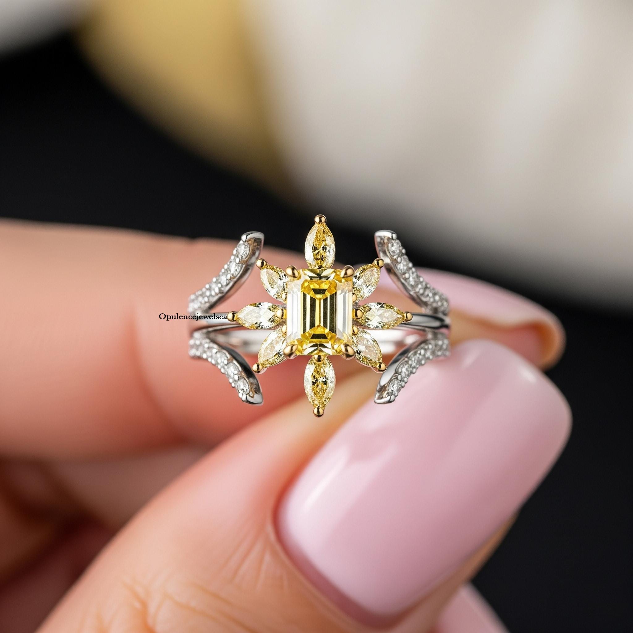 Anello Ovale Vintage Canarino 8ct &ndash; Zirconi Cubici Simulanti Moissanite &ndash; 14x10mm &ndash; Our Secret Jewelers