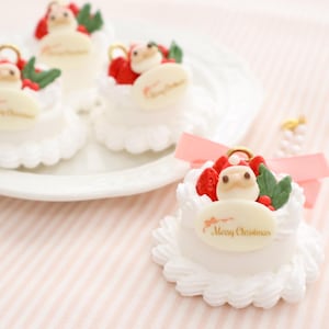 Japanese Christmas Cake Keychain, Kawaii trinket, sweets deco, decoden, shoujo anime aesthetic, japanese bakery, cute patisserie, fake sweet