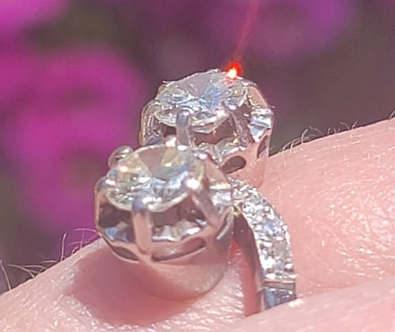 Gorgeous Vintage Toi et Moi Diamond Ring. 1.82 ct… - image 9
