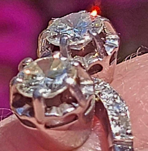 Gorgeous Vintage Toi et Moi Diamond Ring. 1.82 ct… - image 4