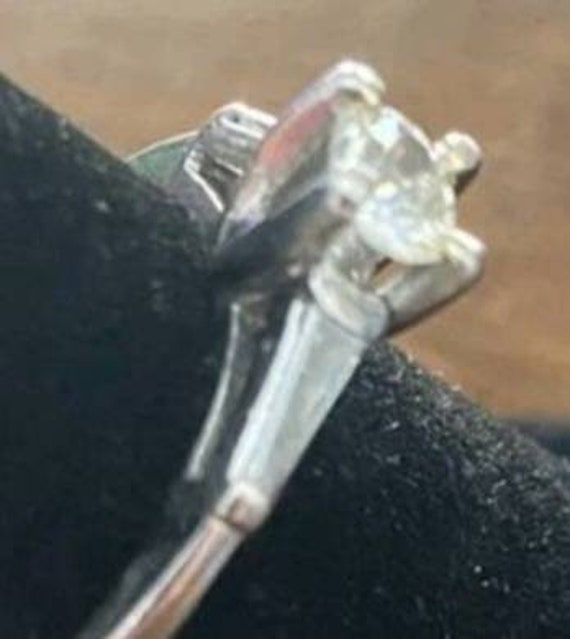 Gorgeous Art Deco Classic Diamond Engagement Ring… - image 7
