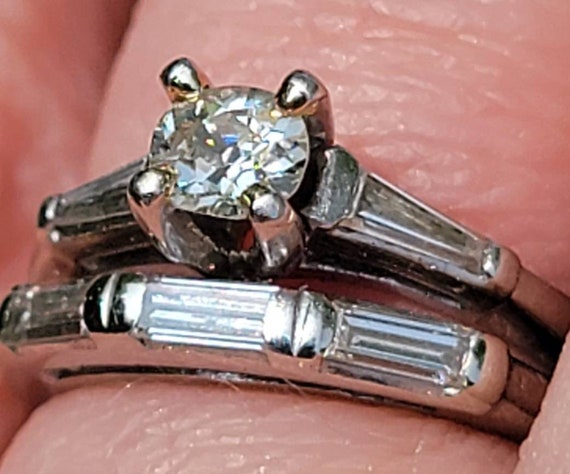Gorgeous Art Deco Classic Diamond Engagement Ring… - image 5