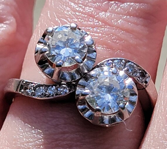 Gorgeous Vintage Toi et Moi Diamond Ring. 1.82 ct… - image 5