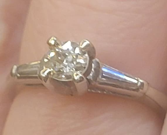 Gorgeous Art Deco Classic Diamond Engagement Ring… - image 2