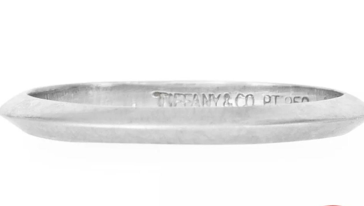 Tiffany & Co. 2mm Platinum Knife Edge Wedding Band. Size 5.75
