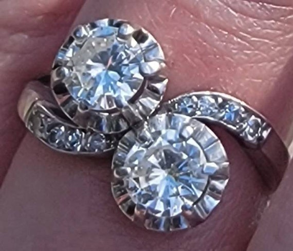Gorgeous Vintage Toi et Moi Diamond Ring. 1.82 ct… - image 10