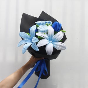Pastel Blue Pipe Cleaner Floral Gifts, Bluence Bouquet Arrangement, Personalized Message Gift Card, Long-Lasting Flowers