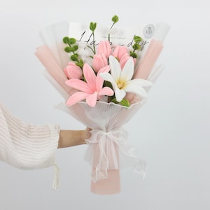 Pink & White Pipe Cleaner Floral Gifts, Personalized Message Gift Card, Princess Touches Bouquet Arrangement, Long-Lasting Flowers