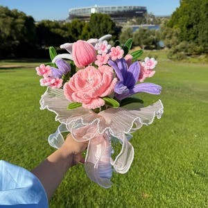 Romantic Soft Pink Pipe Cleaner Floral Gifts, Personalized Message Gift Card, Bridal Bouquet Arrangement, Wedding-Ready