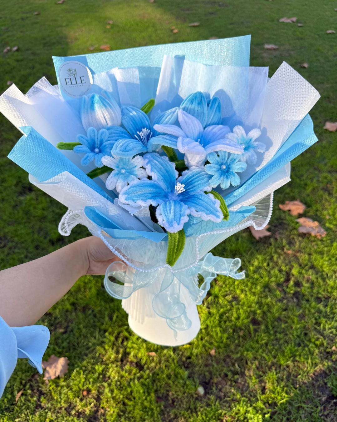 手作りパイプクリーナーの花束、ベビーブルーのドリームエルブーケ