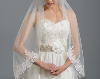 Wedding veil, bridal veil, wedding veil ivory, elbow length wedding veil lace lace bridal veil