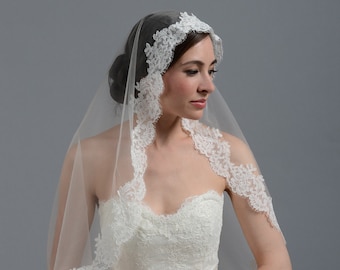 Mantilla Spitze Brautschleier: Helles Elfenbein, Ellenbogen/Fingerspitze Länge